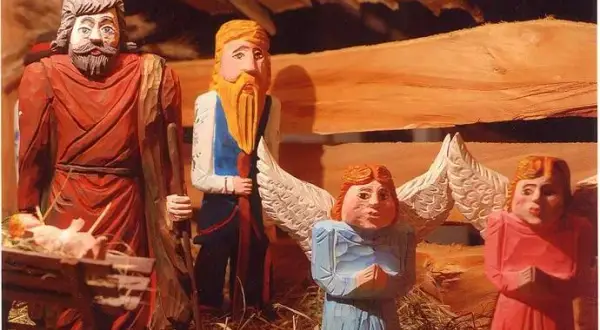 Rzeźby kaszubskie: odkryj ich fascynującą historię i znaczenie w sztuce ludowej