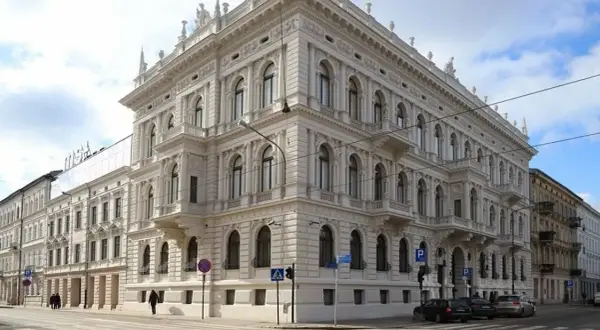 Muzeum Sztuki w Łodzi - odkryj fascynujące wystawy i atrakcje
